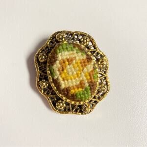 Vintage Earth Tone Gold Oval Needlepoint Brooch Flower